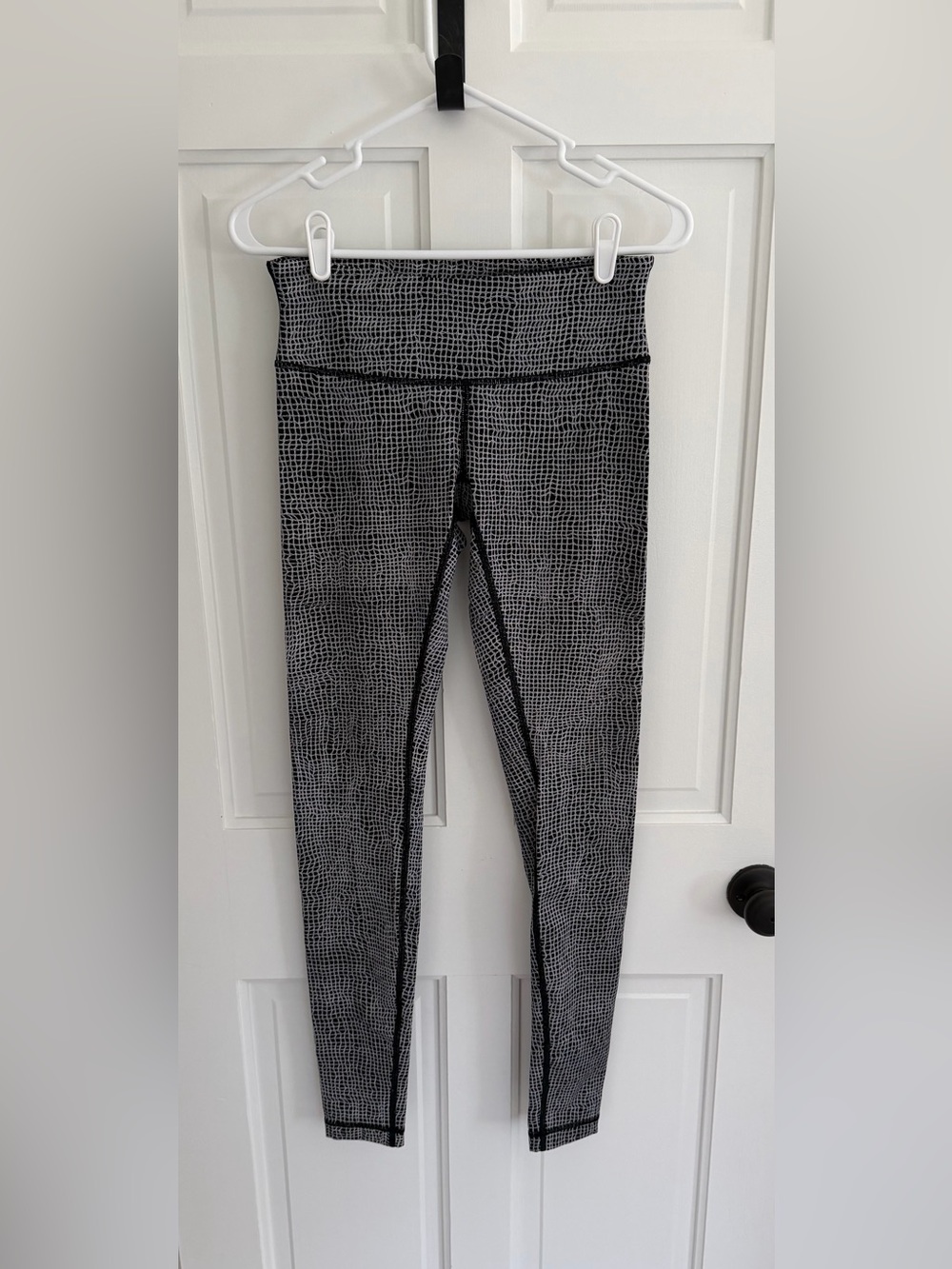 Lululemon Luxtreme Full Length Leggings Size 6 Black White Print‎